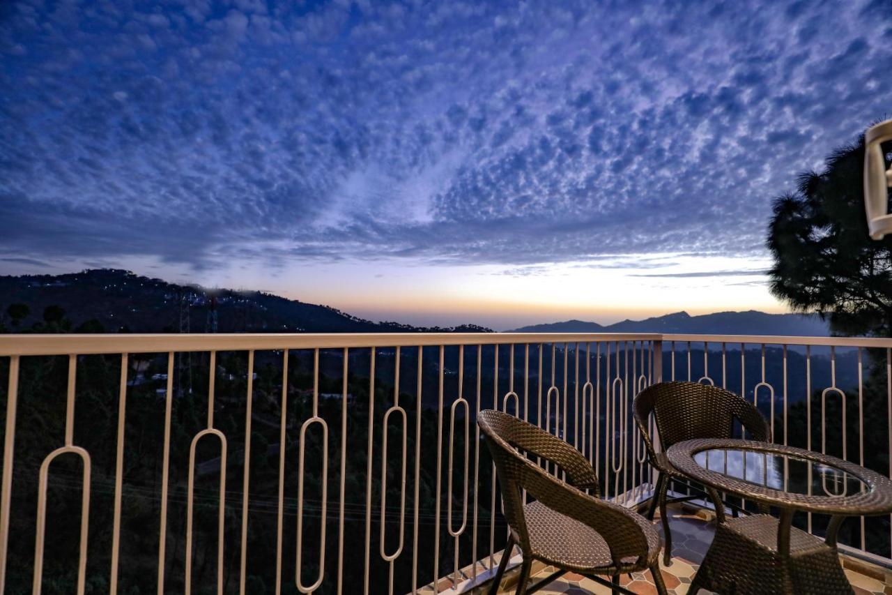 Hotel Le Halcyon Solan Eksteriør billede