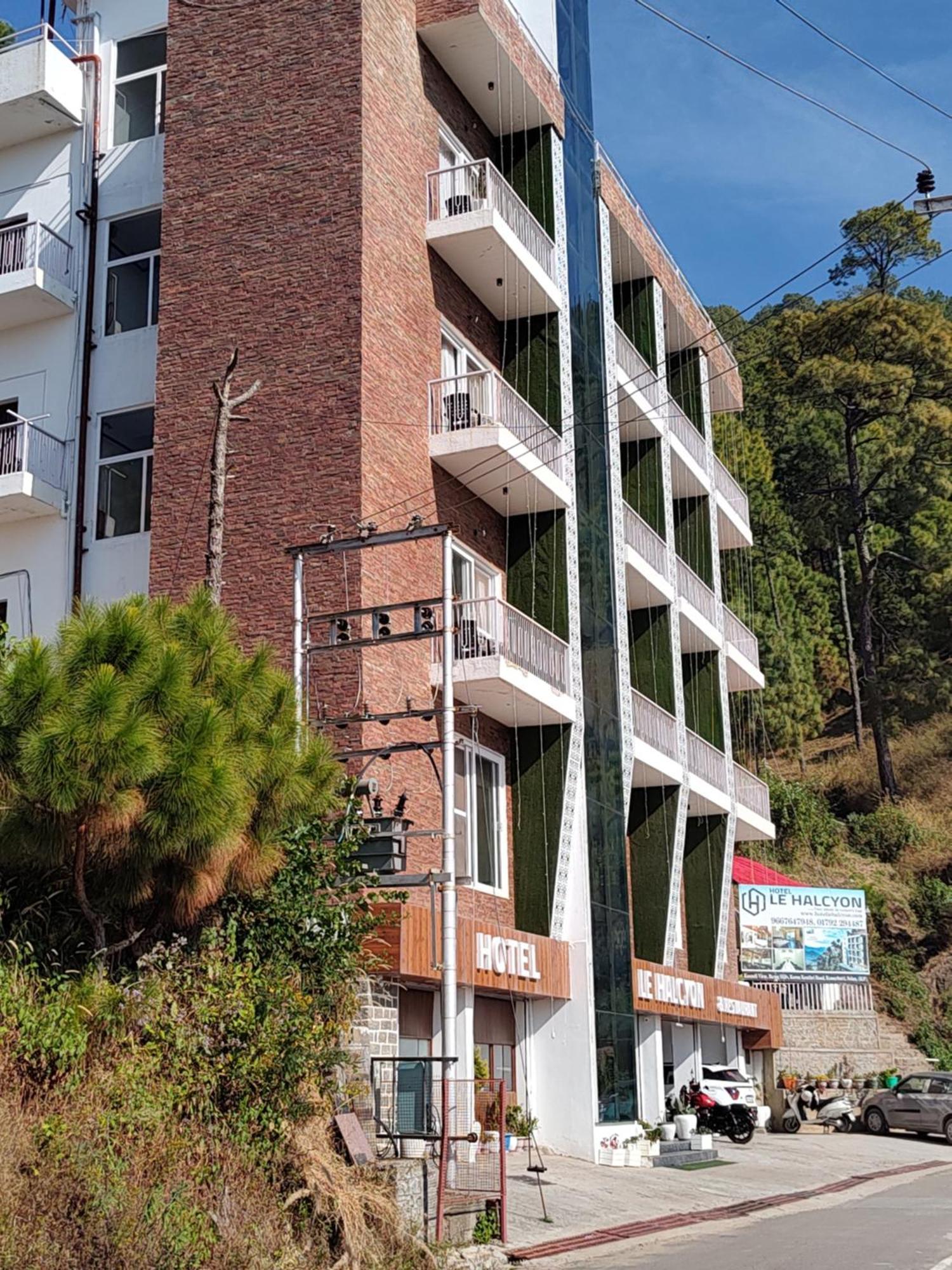 Hotel Le Halcyon Solan Eksteriør billede
