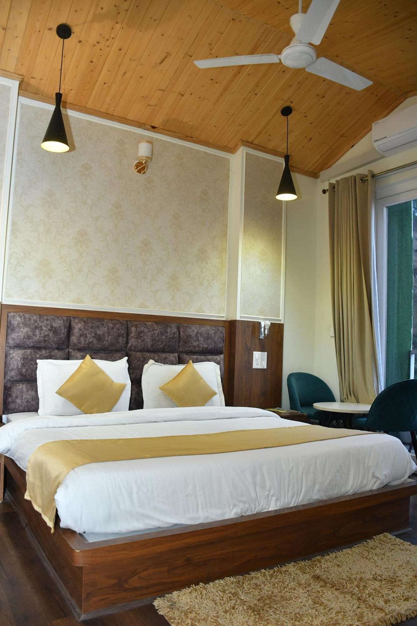 Hotel Le Halcyon Solan Eksteriør billede